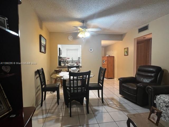 Foto del edificio - 10851 SW 2nd St