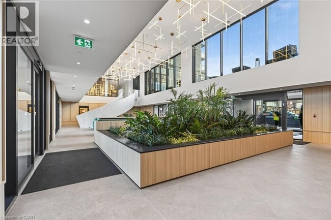 Building Photo - 3071 Trafalgar Rd