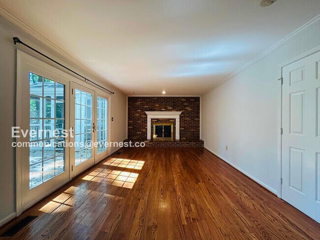 Foto del edificio - 4669 Timber Ridge Dr