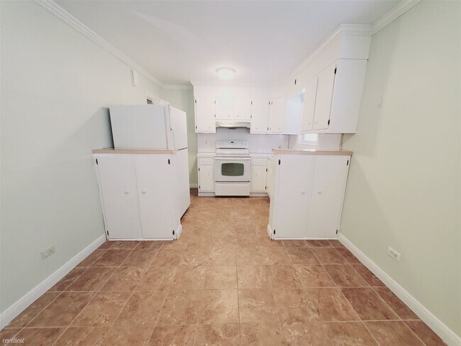 Foto del edificio - 1 br, 1 bath Condo - 27 Burwood Ave Unit 1A