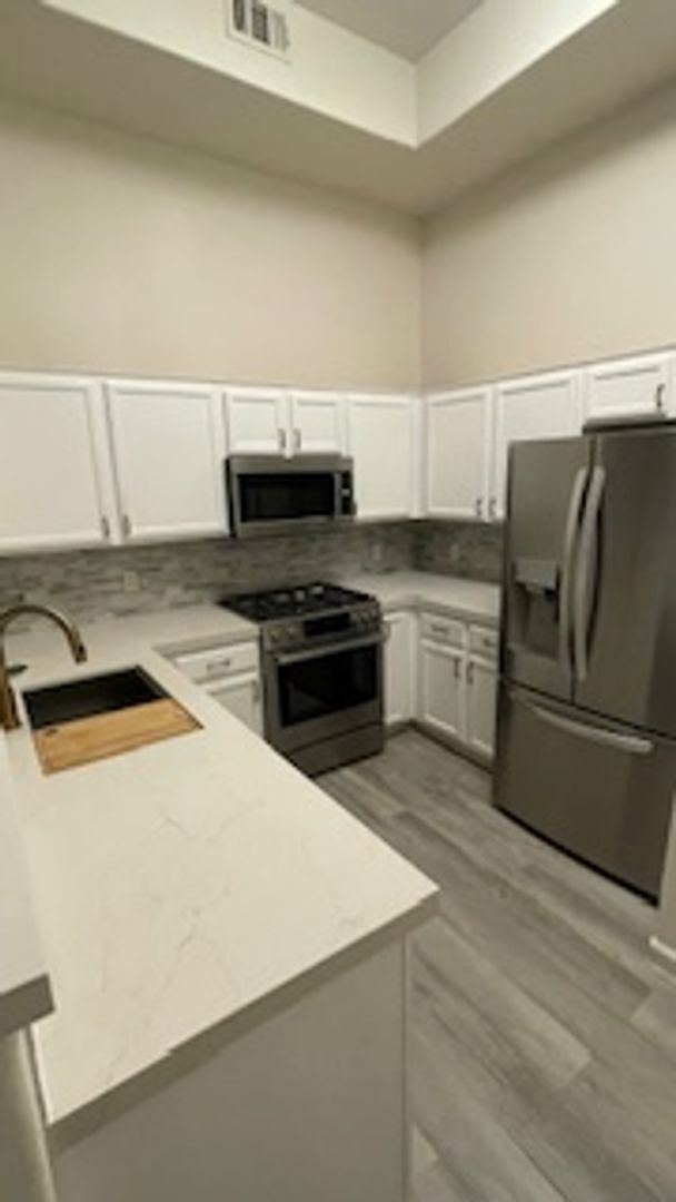 Foto del edificio - Stunning Condo with Strip & Mountain Views!