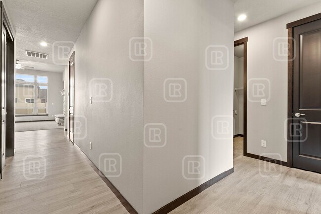 Foto del edificio - 4025 W Homeward Bound Blvd
