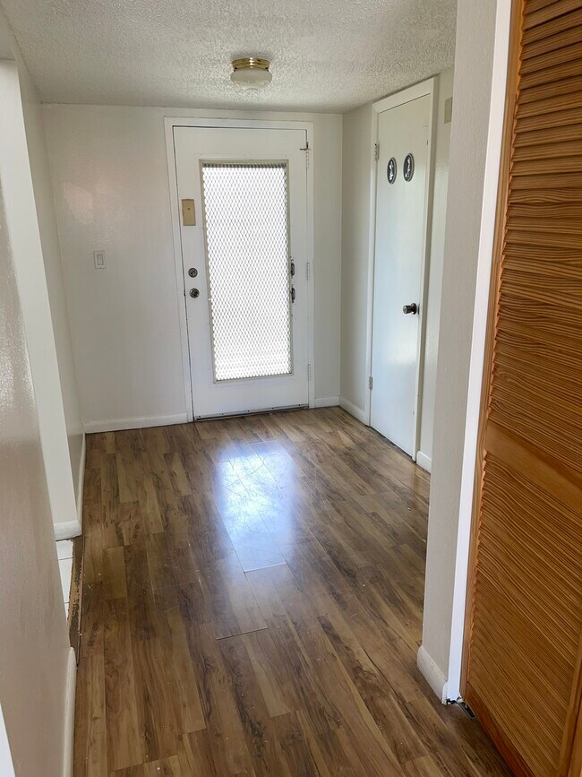 Foto del edificio - 1820 N Lauderdale Ave