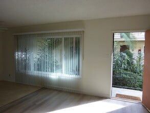 Building Photo - Palms