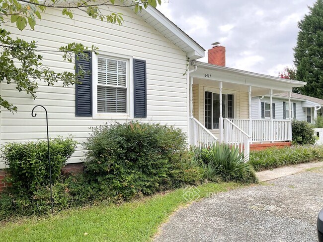 Building Photo - 1417 Seneca Pl