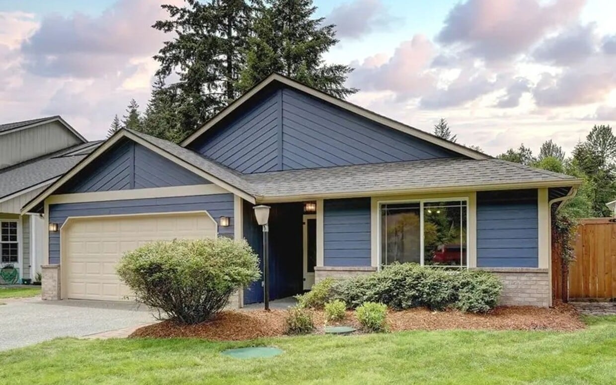 Foto principal - Spacious Single Level 3bd 2.75bath availab...