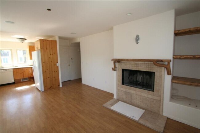Building Photo - 38520 N Shore Dr