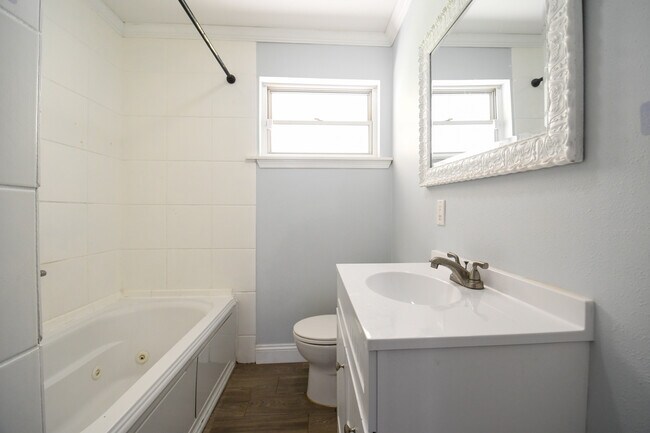 Foto del edificio - 278 W Robert E Lee Blvd