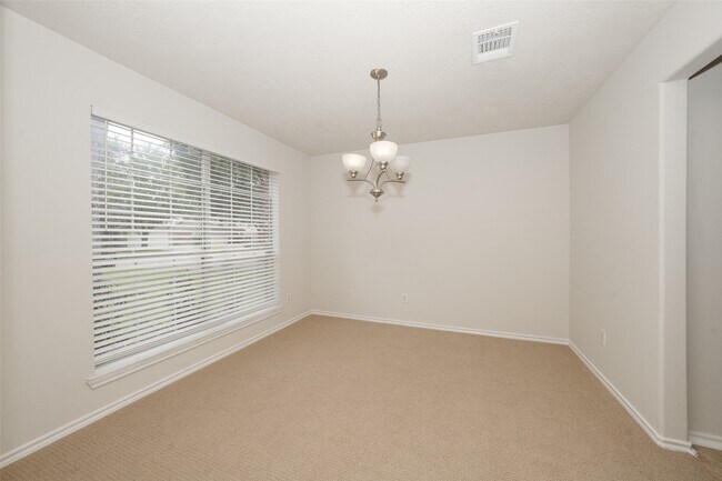 Foto del edificio - 5119 Moss Garden Ln