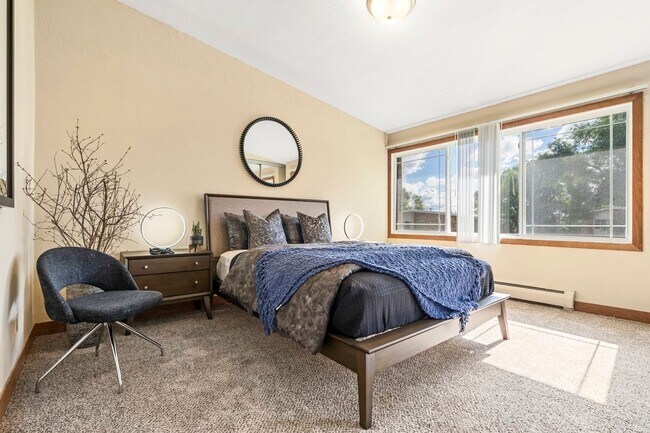 Interior Photo - Lake Pointe
