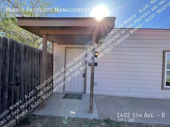 Building Photo - 1402 5th Ave. Unit B