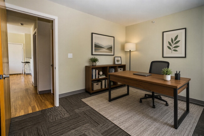Secondary Bedroom / Office - 17 Hundred