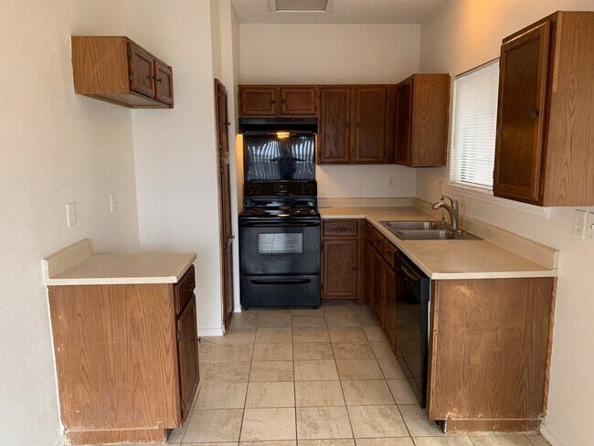 Foto del edificio - LOVELY 3 BEDROOM 2 BATH HOME IN SPRING CRE...