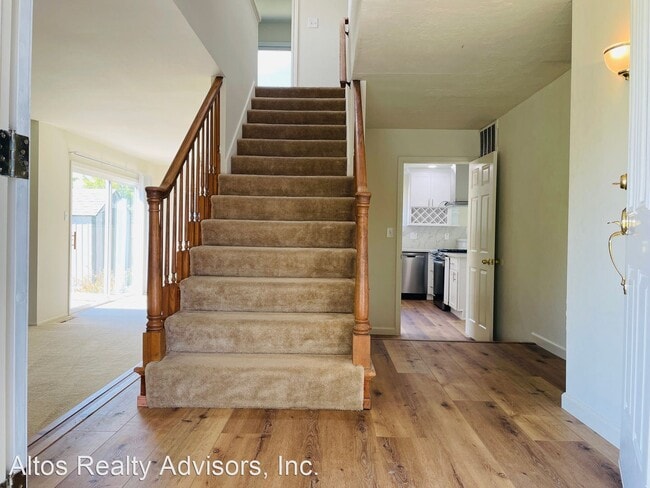 Foto del edificio - 4 br, 3 bath House - 511 Humber Court