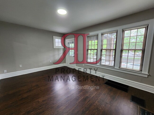 Building Photo - 644 S Champion Ave