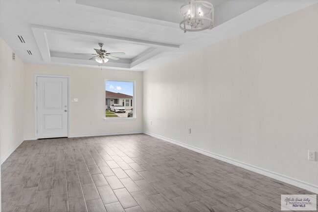 Building Photo - 690 Seminole Ln