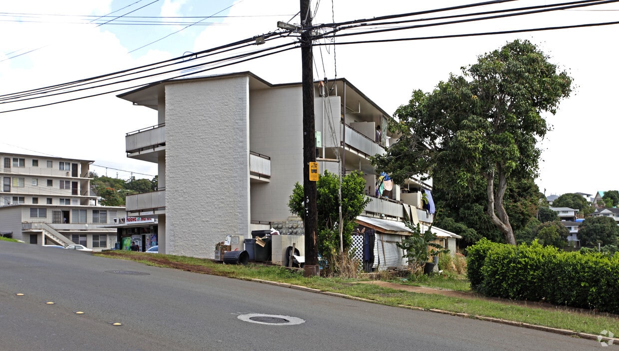 Building Photo - 99-791 Halawa Heights Rd