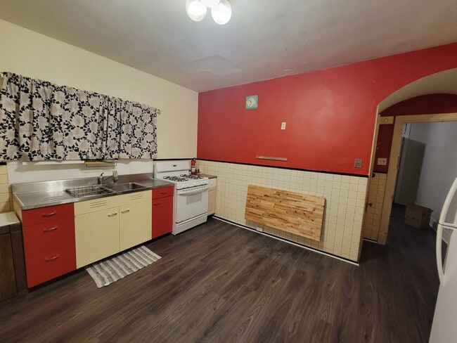 Building Photo - 3103 Tretow St