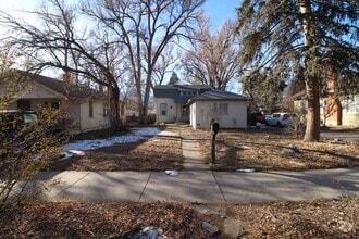 Building Photo - 422 N Cedar St