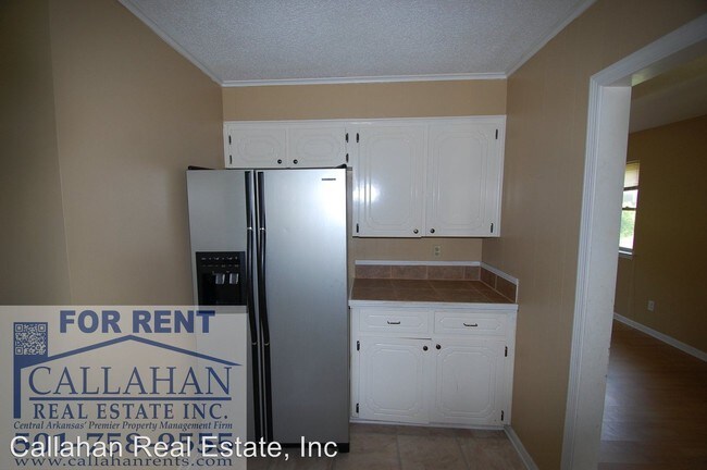 Building Photo - 3 br, 2 bath House - 8 Newbury Ln