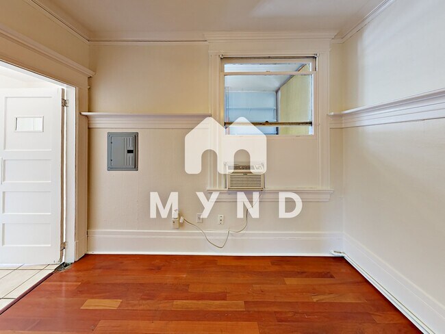 Building Photo - 823 14th St
