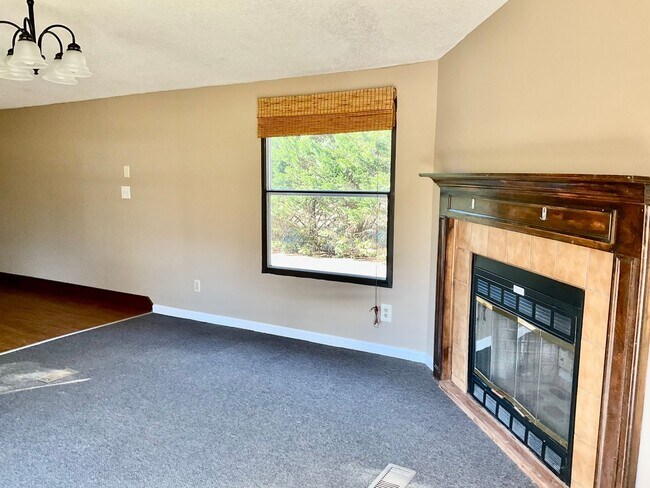 Building Photo - Mobile Home For Rent