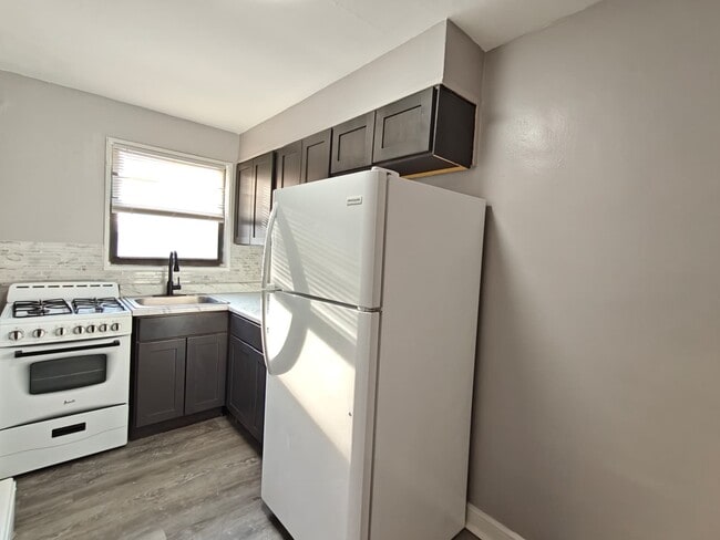 Photo - 131 Forest Ave Apartment