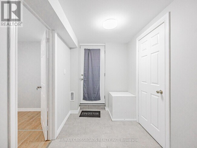 Building Photo - 20 Wood Thrush Ave