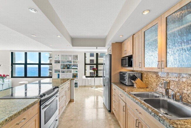 Foto del edificio - 3115 S Ocean Blvd