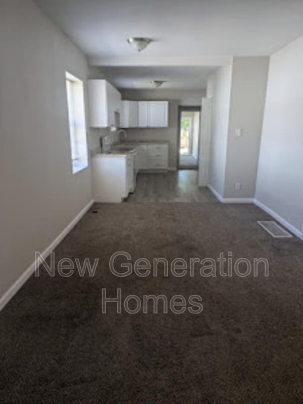 Building Photo - 920 Carteret Ave