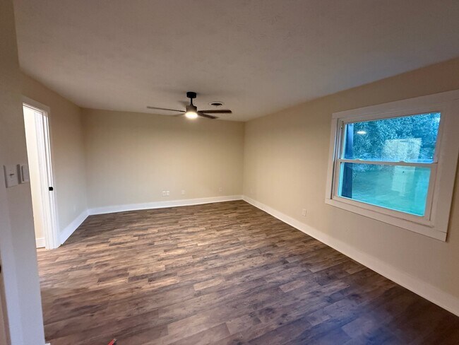 Building Photo - 122 Highland Cir