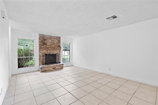 Foto del edificio - 9519 Clanton St