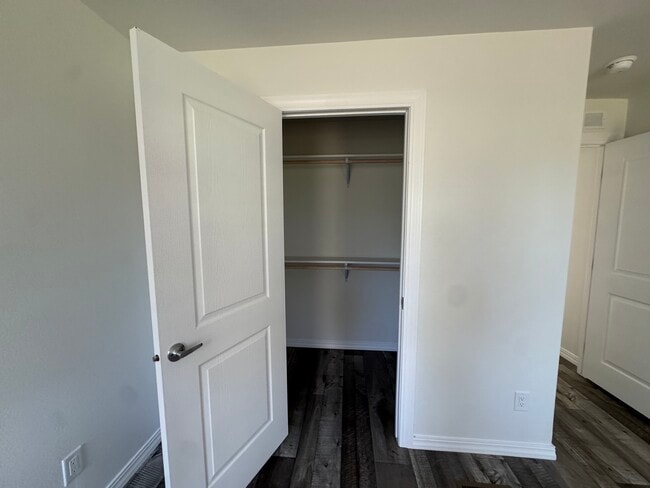 Building Photo - 2819 Sylvia St