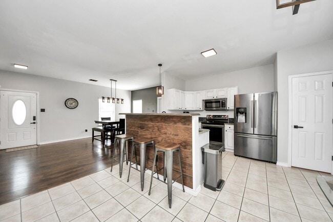 Building Photo - 1603 Dove Run
