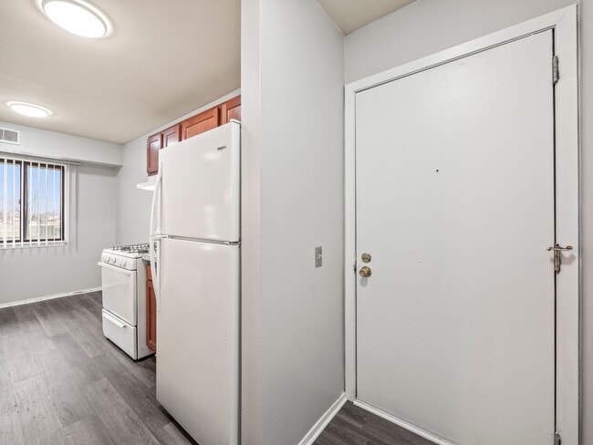 Building Photo - Glenwood Apartments