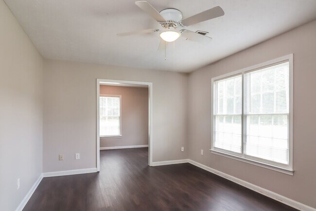 Foto del edificio - 395 Wilson Rd