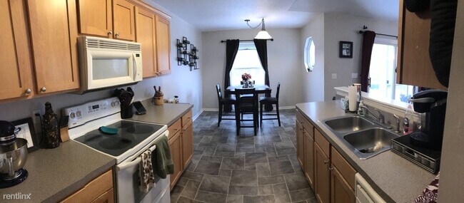 Building Photo - 3 br, 1.5 bath Duplex - 3990 Keller Rd