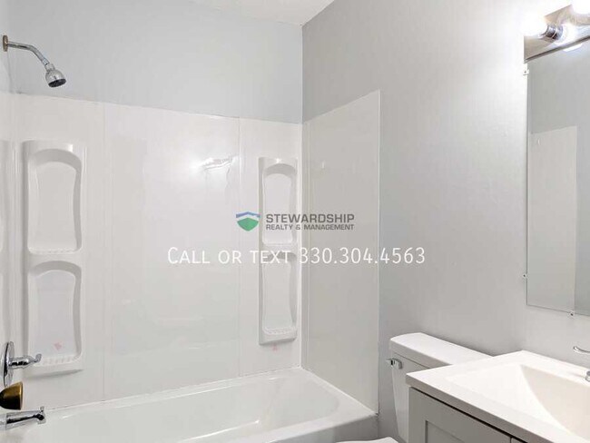 Building Photo - 310 Engadine Ct