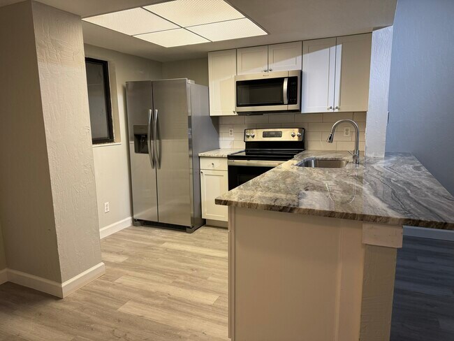 Remodeled kitchen - 1706 University Ln