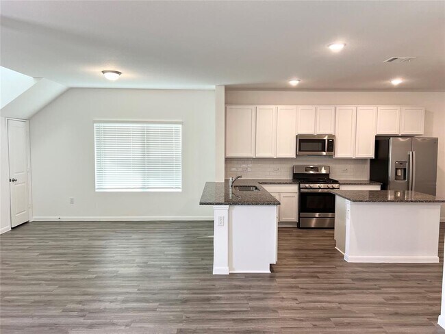 Building Photo - 219 Tokalaun Dr