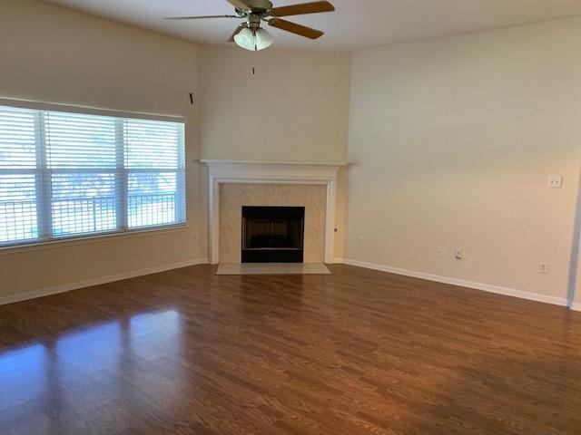 Foto del edificio - 2401 Tumbling River Dr