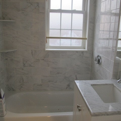 Foto del edificio - 12 Glenville Ave
