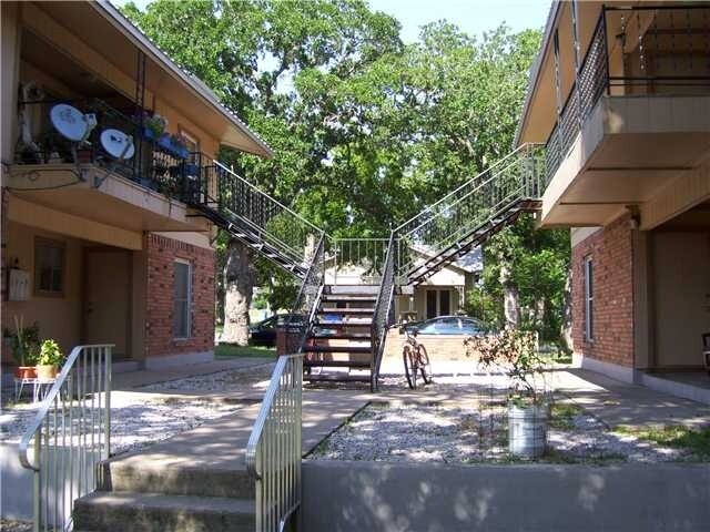 Foto principal - 208-210 N Vanderveer St