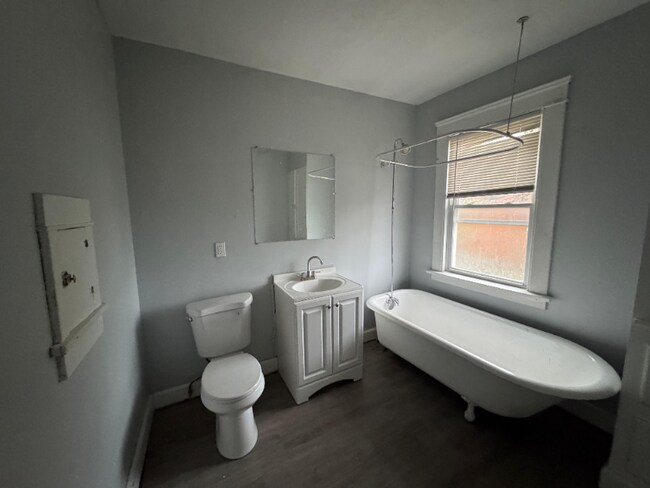 Foto del edificio - 19901 Naumann Ave