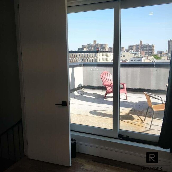 Building Photo - 555 Grand Street