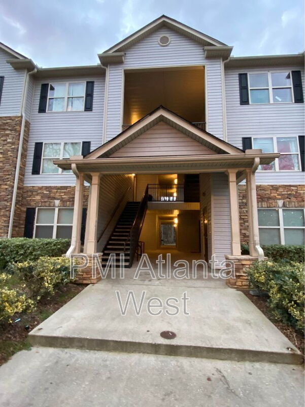 Foto del edificio - 4203 Fairington Club Dr