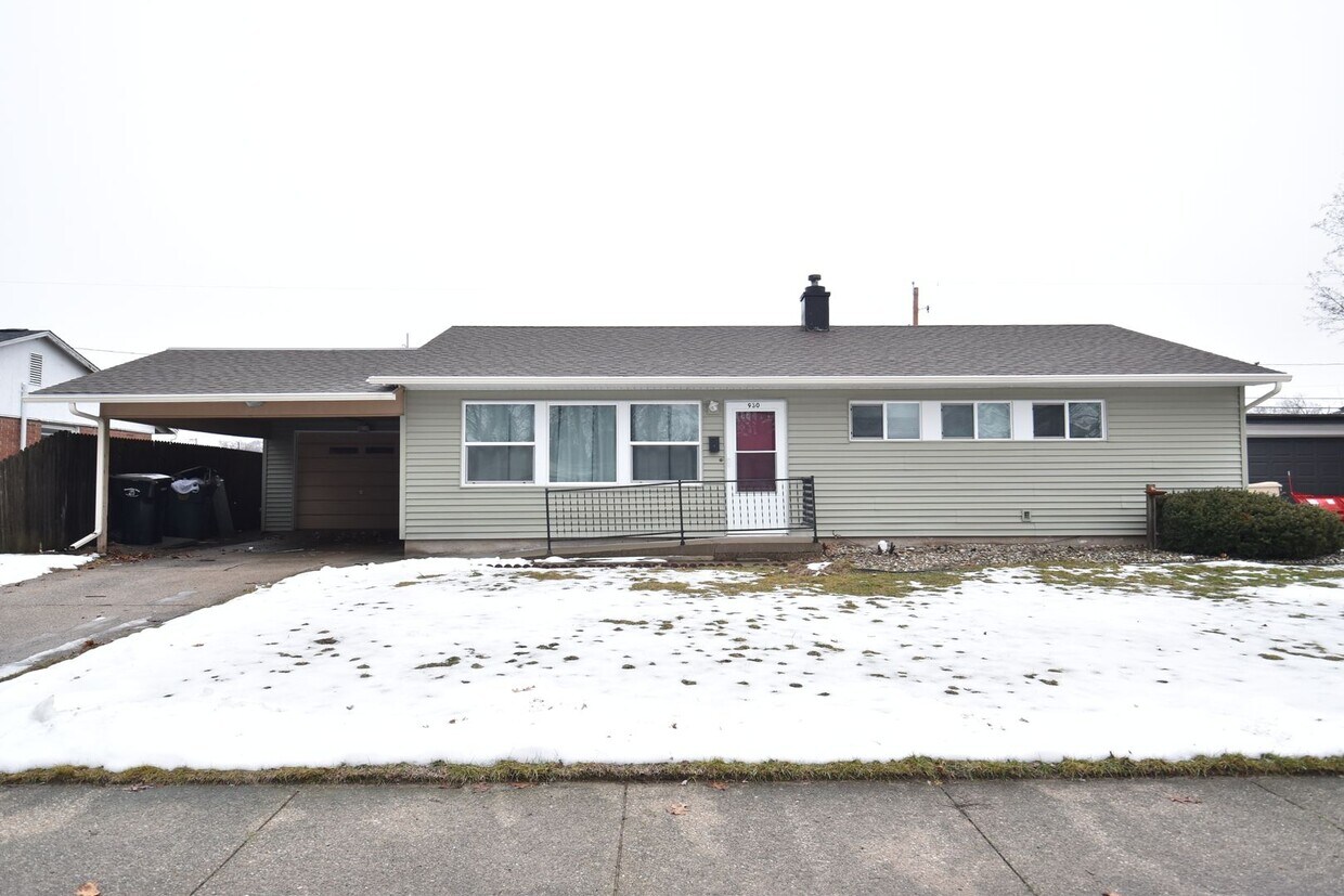 Large 3 bedroom home near Notre Dame and o... House Rental in South