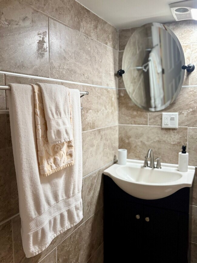 Foto del edificio - 256 Aqueduct Rd