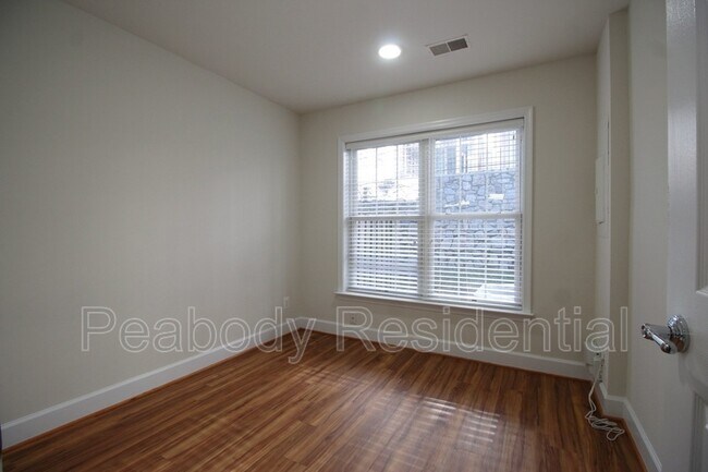 Building Photo - 14610 Robin Glen Way
