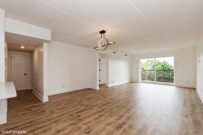 Foto del edificio - 2416 W Foster Ave